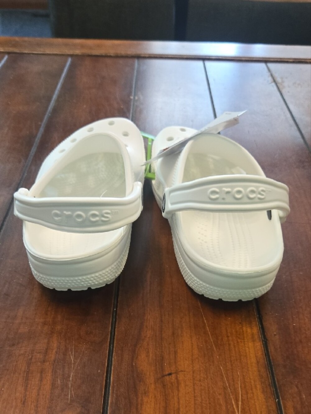 CROCS Classic Clog in White / M 4, W 6 - Picture 5 of 9